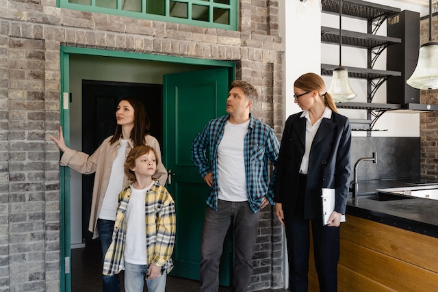 do you need a realtor to buy a house